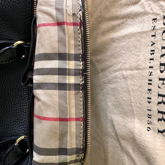 Burberry Shoulder Bag - Picture 4 of 9